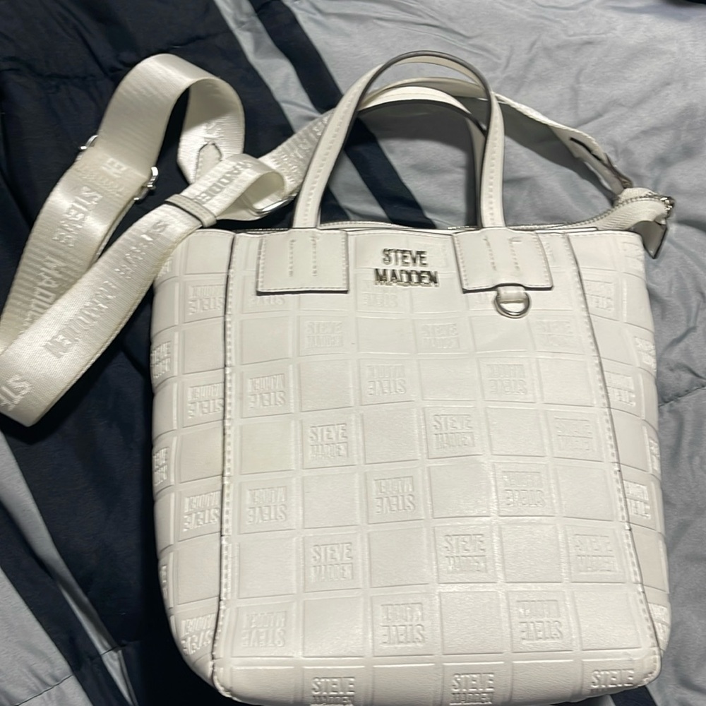 Steve Madden handbag all white.